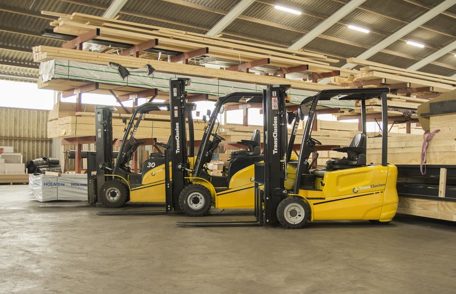 Nieuwe heftrucks voor Bouwbedrijf U.Veenstra uit Harkema 